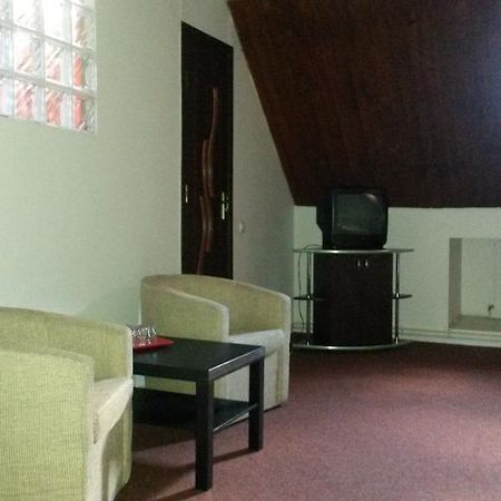Casa Frasin Hotel Buşteni Kamer foto