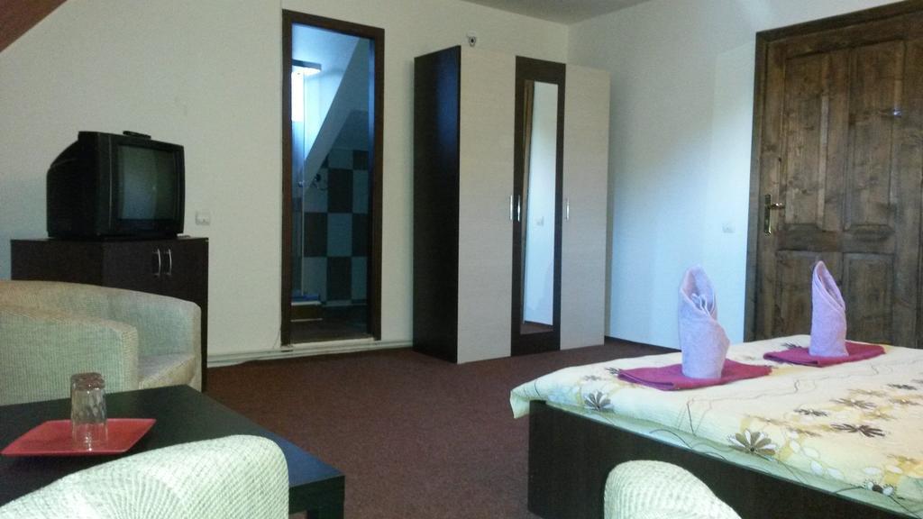 Casa Frasin Hotel Buşteni Kamer foto